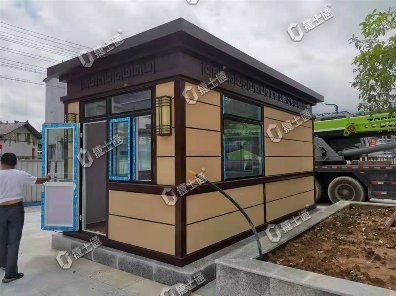 大型真石漆保安崗?fù)さ跹b現(xiàn)場(chǎng)